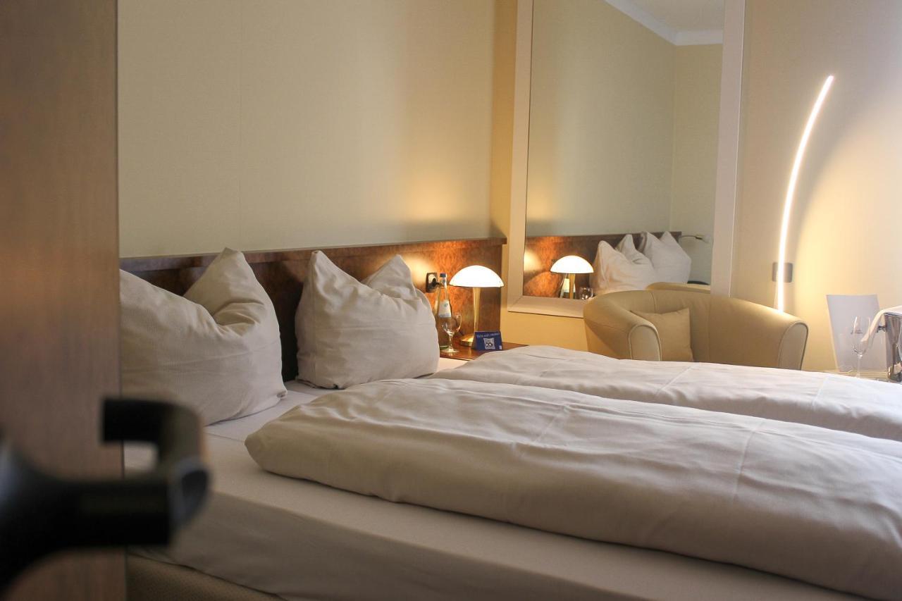 Double Room,776490001:JPEG